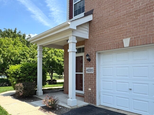4220 Savoy Ln in McHenry, IL - Building Photo - Building Photo