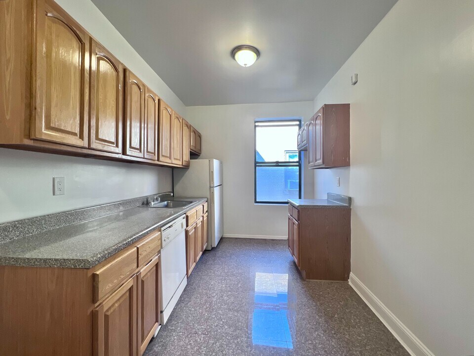 1803 Riverside Dr in New York, NY - Building Photo