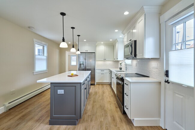 68 South St in Rollinsford, NH - Building Photo - Building Photo