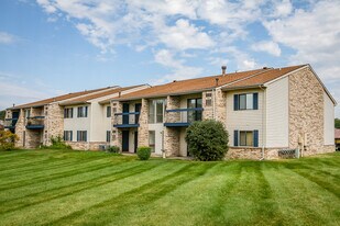 Benson Hills Apartments in Haslett, MI - Building Photo