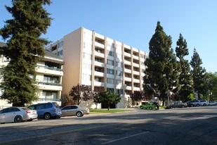 Lafayette Park Towers Condominiums in Los Angeles, CA - Building Photo