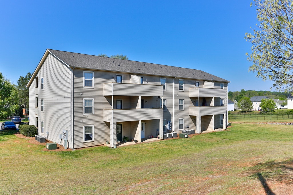 Summer Pointe Apartment Homes in Statesville, NC