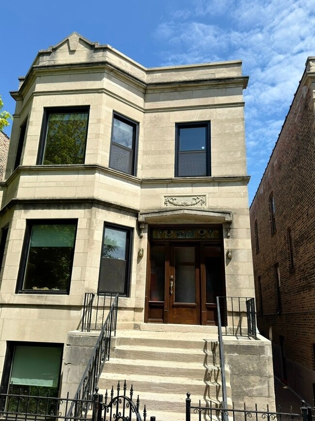 property at 2528 W Cortez St