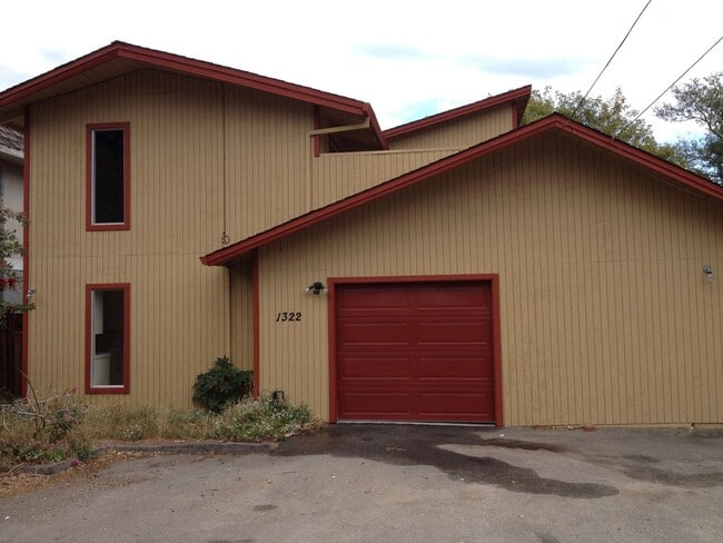 1322 River St in Santa Cruz, CA - Building Photo - Building Photo