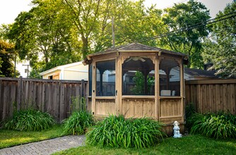 7027 N Mankato Ave in Chicago, IL - Building Photo - Building Photo