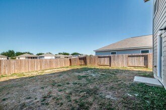 11757 Davalos Ln in San Antonio, TX - Building Photo - Building Photo