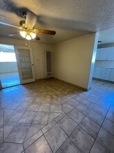 1092 E Hosking Ave in Bakersfield, CA - Building Photo - Building Photo