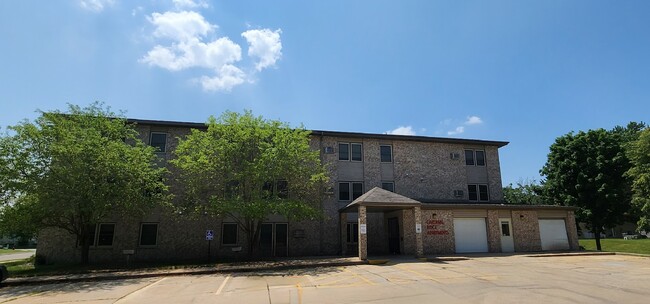 Cardinal Ridge Apartments 62+ in Belle Plaine, MN - Foto de edificio - Building Photo