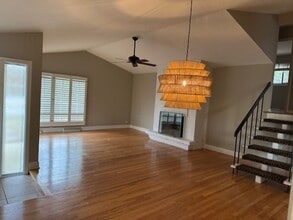 1124 Holly Ct in Naperville, IL - Building Photo - Building Photo