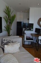 20638 Pacific Coast Hwy in Malibu, CA - Foto de edificio - Building Photo