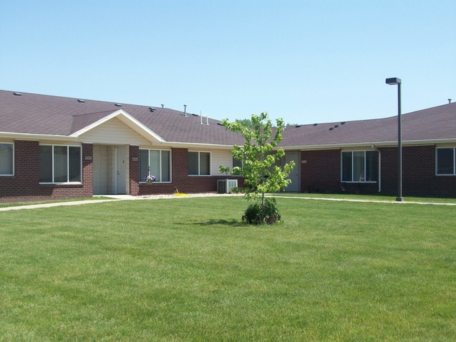 Northwood Court in Sioux Center, IA - Foto de edificio - Building Photo