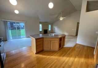 13002 73rd Ave Ct E in Puyallup, WA - Building Photo - Building Photo