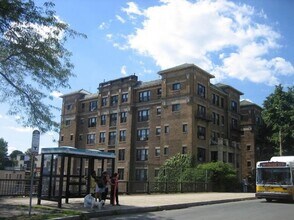 448 Park Dr, Unit 19 in Boston, MA - Foto de edificio - Building Photo