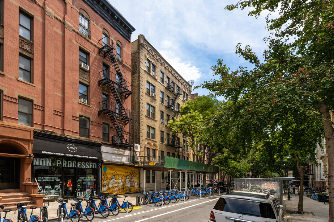 205 E Tenth St in New York, NY - Foto de edificio