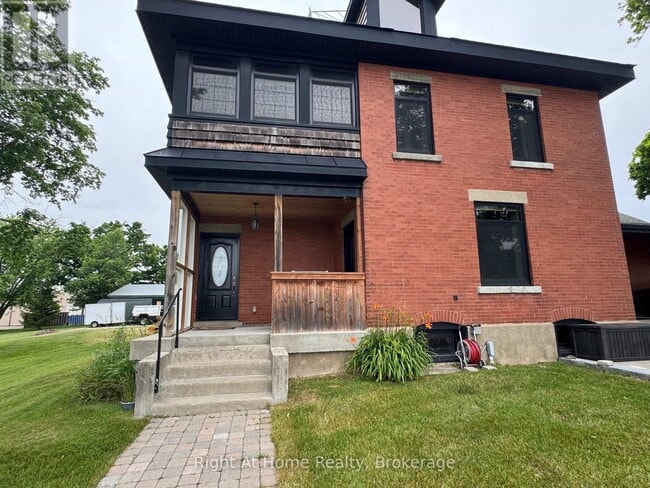 property at 12 Erinville Dr
