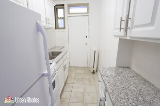 544 W Surf St, Unit M602 in Chicago, IL - Building Photo - Building Photo