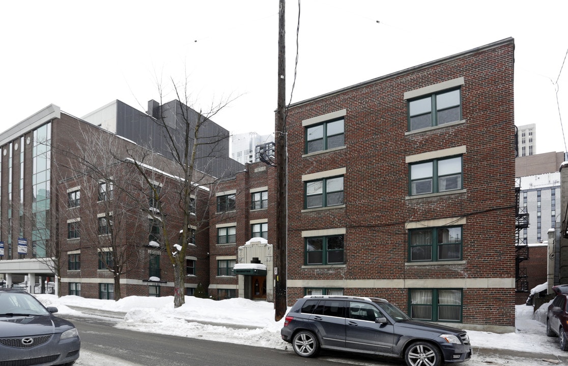 Manhattan Apartments in Ottawa, ON - Building Photo