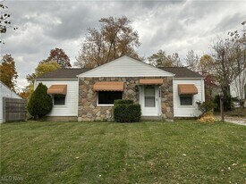 1381 Dover Ave in Akron, OH - Building Photo