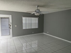 116 Burgundy B in Delray Beach, FL - Building Photo - Building Photo