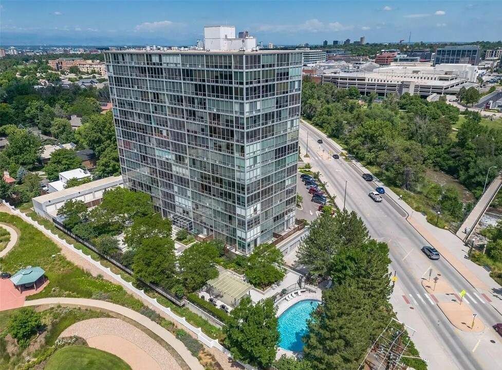 3100 E Cherry Creek S Dr in Denver, CO - Building Photo