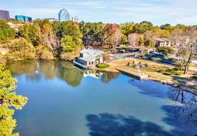 3815 Paces Ferry W