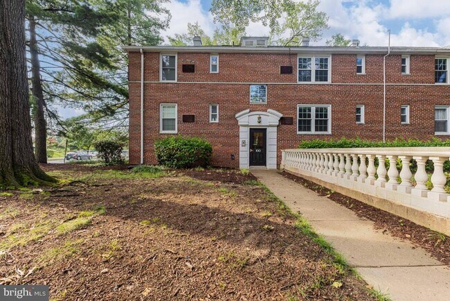 property at 100 N George Mason Dr