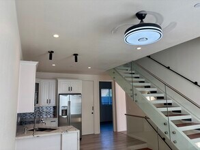 625 Craig Ave, Unit B in Campbell, CA - Foto de edificio - Building Photo