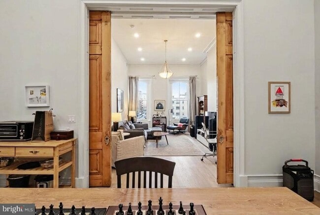 property at 1824 Chestnut St