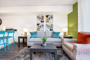 2811 18th Ave S in Seattle, WA - Building Photo