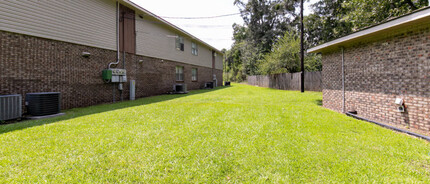 Rainview Apartments in Bay Minette, AL - Foto de edificio - Building Photo