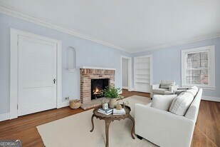 444 Burlington Rd NE, Unit 1 in Atlanta, GA - Building Photo