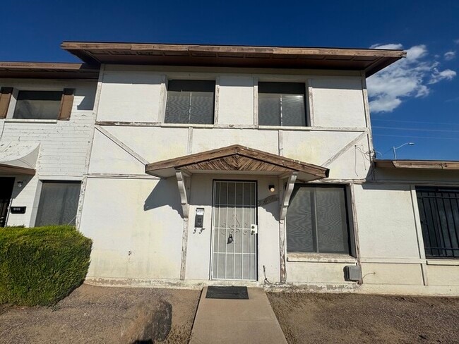 property at 4604 N 71st Ln