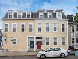 546 E 8th St, Unit 1 in Boston, MA - Building Photo