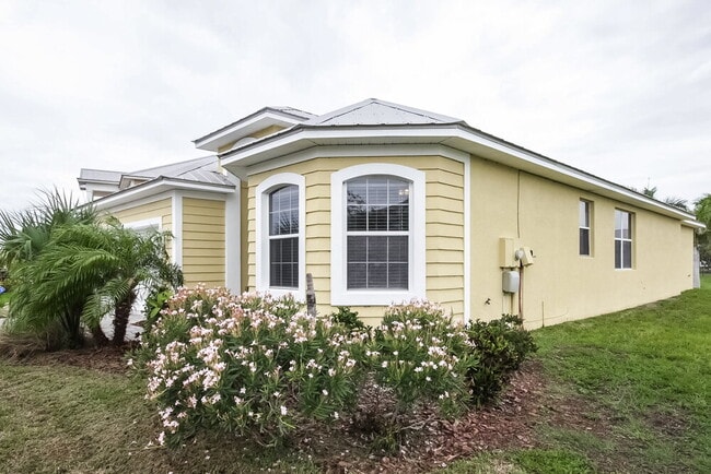 569 Bimini Bay Blvd in Apollo Beach, FL - Building Photo - Building Photo