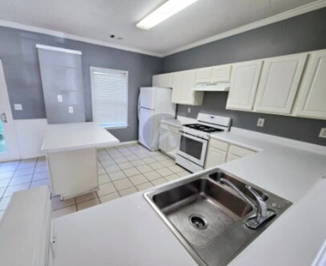 9165 Nesbit Ferry Rd in Alpharetta, GA - Building Photo - Building Photo