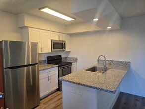 Courtyard 525 in Las Vegas, NV - Building Photo - Building Photo