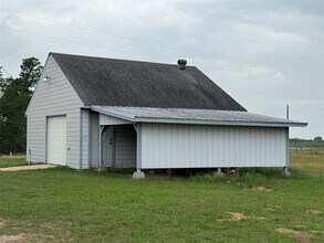 1327 Kenney Hall Rd in Bellville, TX - Building Photo - Building Photo