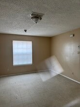 3205 Chestnut St in Laredo, TX - Building Photo - Building Photo