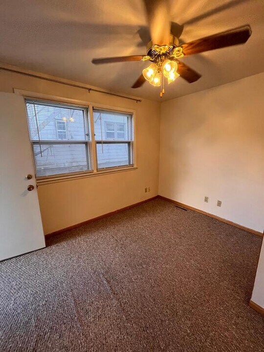 129 E Gorham St in Madison, WI - Building Photo