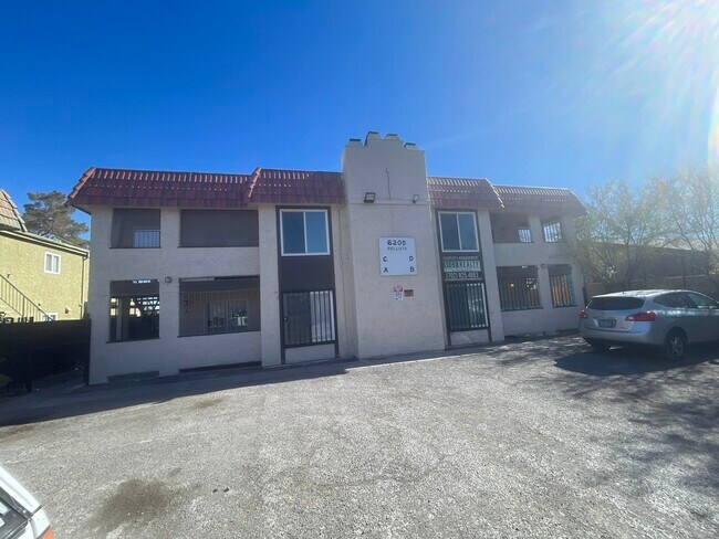 6205 Bellota Dr in Las Vegas, NV - Building Photo - Building Photo