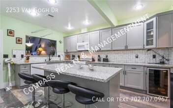 2253 Van Gogh Dr in Henderson, NV - Building Photo - Building Photo