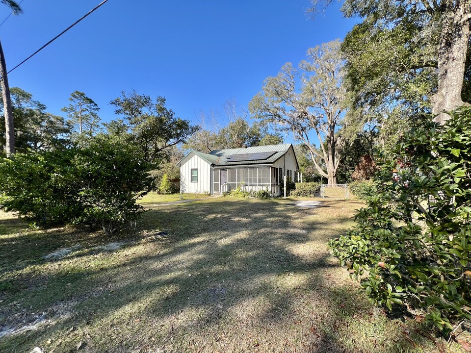 1100 NW 42nd Ave in Gainesville, FL - Building Photo