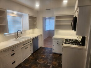 522 Avalon Dr in Vista, CA - Building Photo - Building Photo