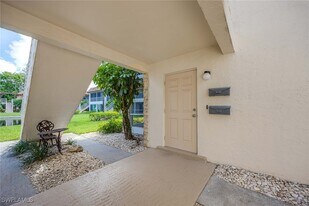 1155 Sandpiper St in Naples, FL - Building Photo