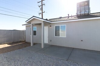 1524 Porter St in Ridgecrest, CA - Building Photo - Building Photo