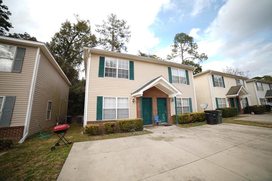 3206 Allison Marie Ct in Tallahassee, FL - Foto de edificio