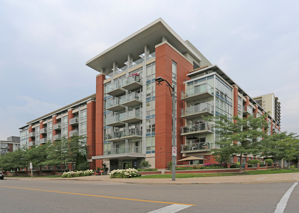 80 Port St in Mississauga, ON - Building Photo