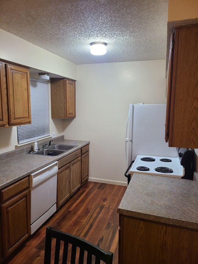 203 W Trinity St, Unit D