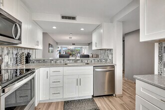6025 Balboa Cir in Boca Raton, FL - Building Photo - Building Photo