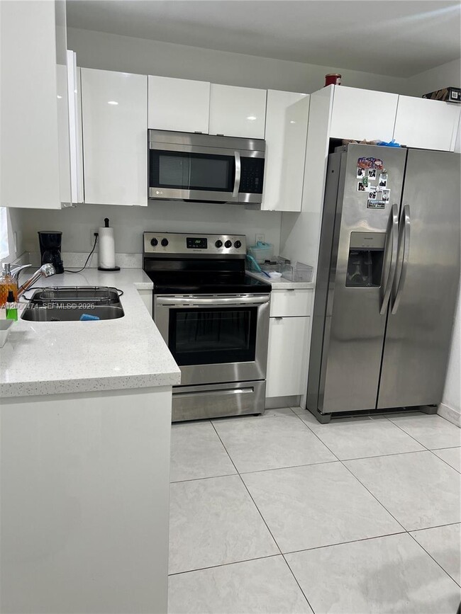 2954 NW 57th St in Miami, FL - Building Photo - Building Photo